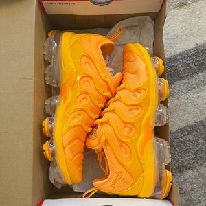 Nike Air Vapormax Plus Laser Orange